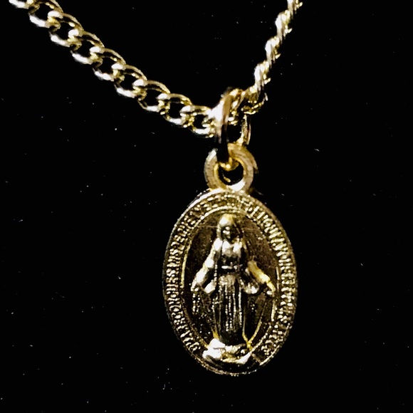 SOLD OUT 14K Virgin Mary pendant - Picture 3 of 8